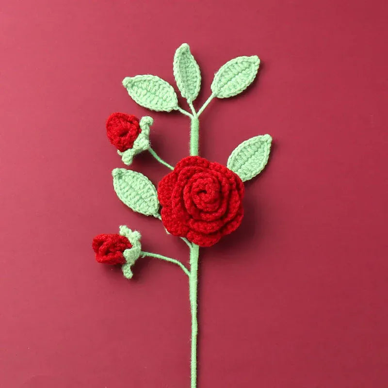 Rose avec Plusieurs Feuilles Tricotées | Artiflora Rouge