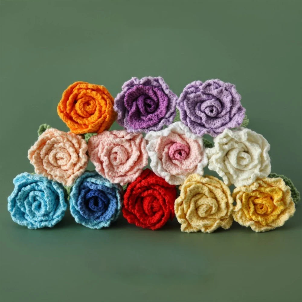 Rose Semi-Ouverte Tricotée