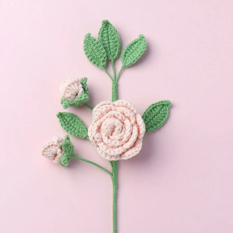 Rose avec Plusieurs Feuilles Tricotées