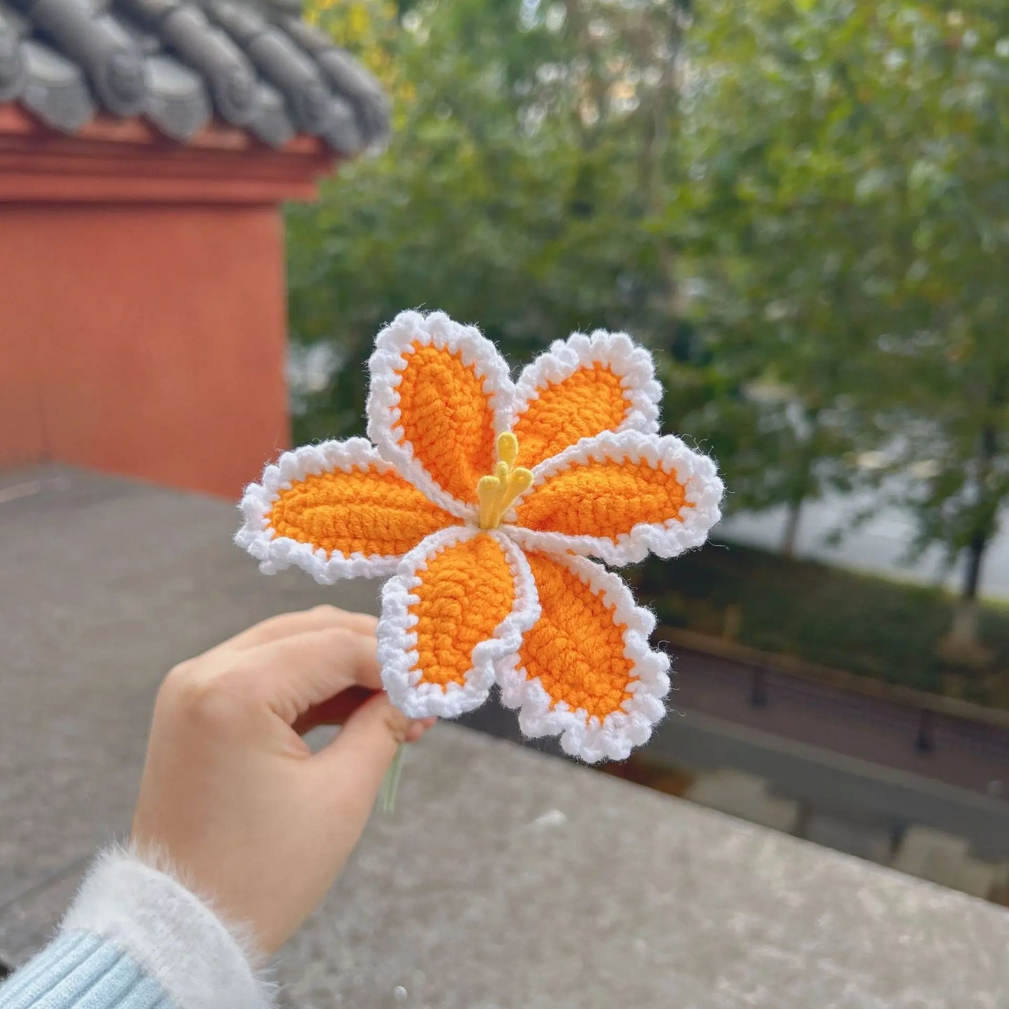 Fleur Tricotée avec Contour | Artiflora Orange/Blanc